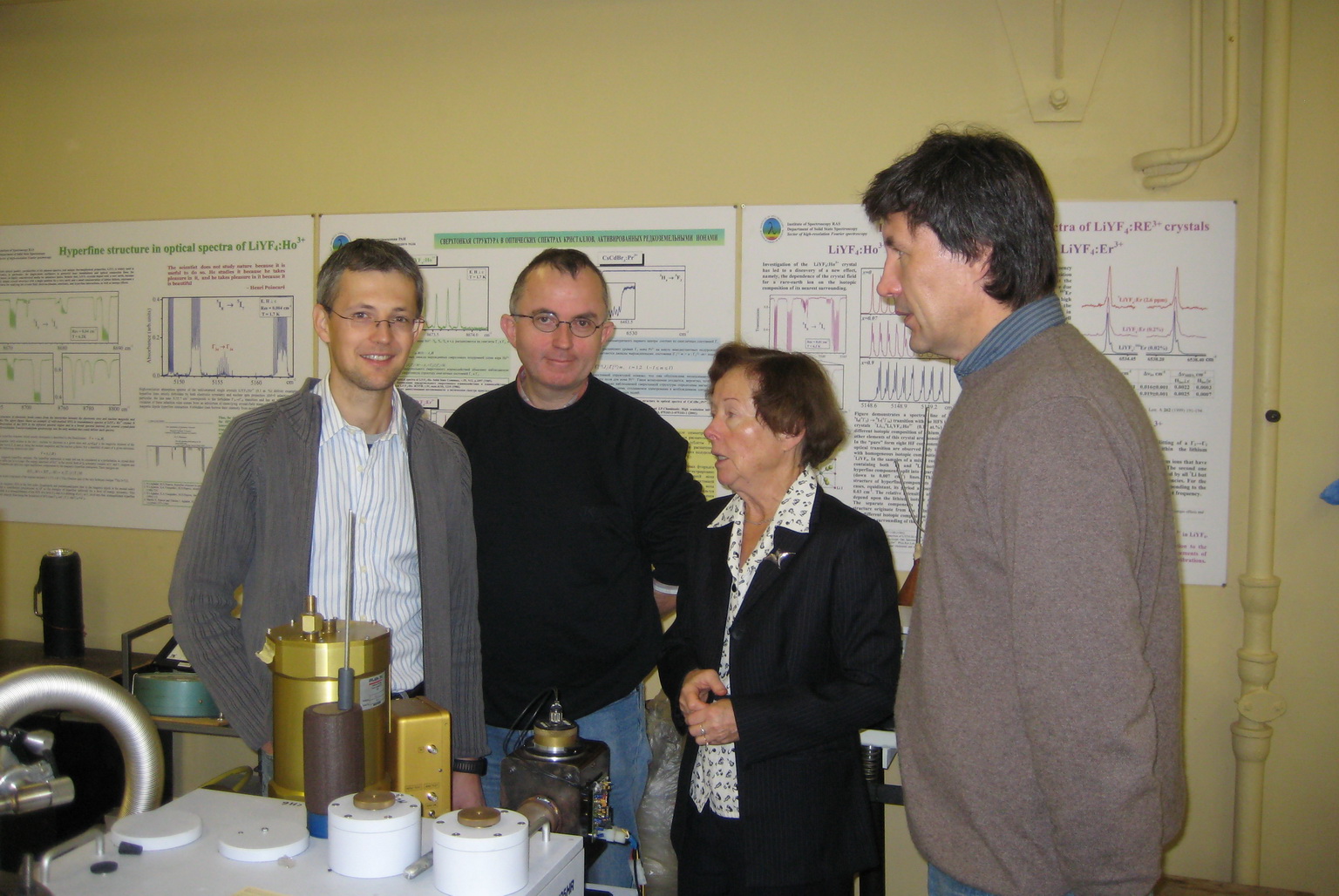 Французские коллеги Pascal Loiseau и Daniel Caurant, М.Н. Попова и С.А. Климин. 2009 г.