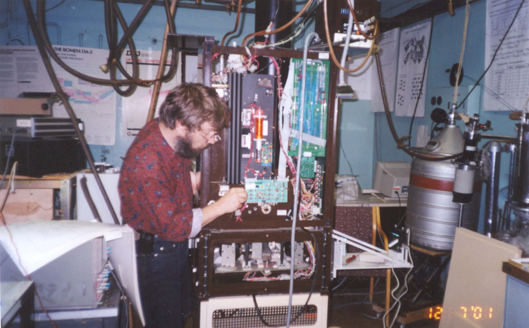 Н.Ю. Болдырев и широкодиапазонный светосильный вакуумный фурье-спектрометр высокого разрешения DA3.002 фирмы ABB-BOMEM.
